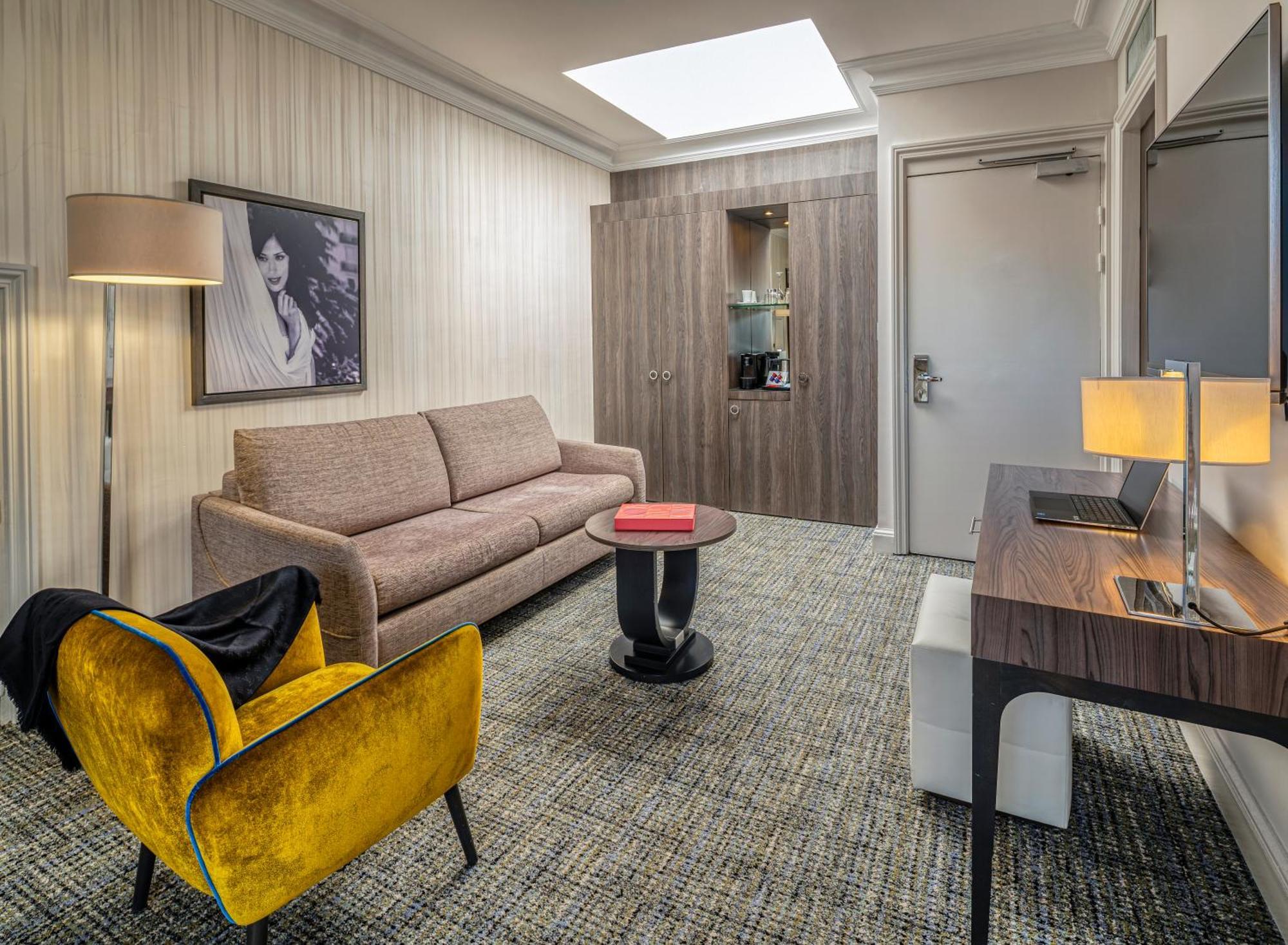 Le Canberra Hotel 4*