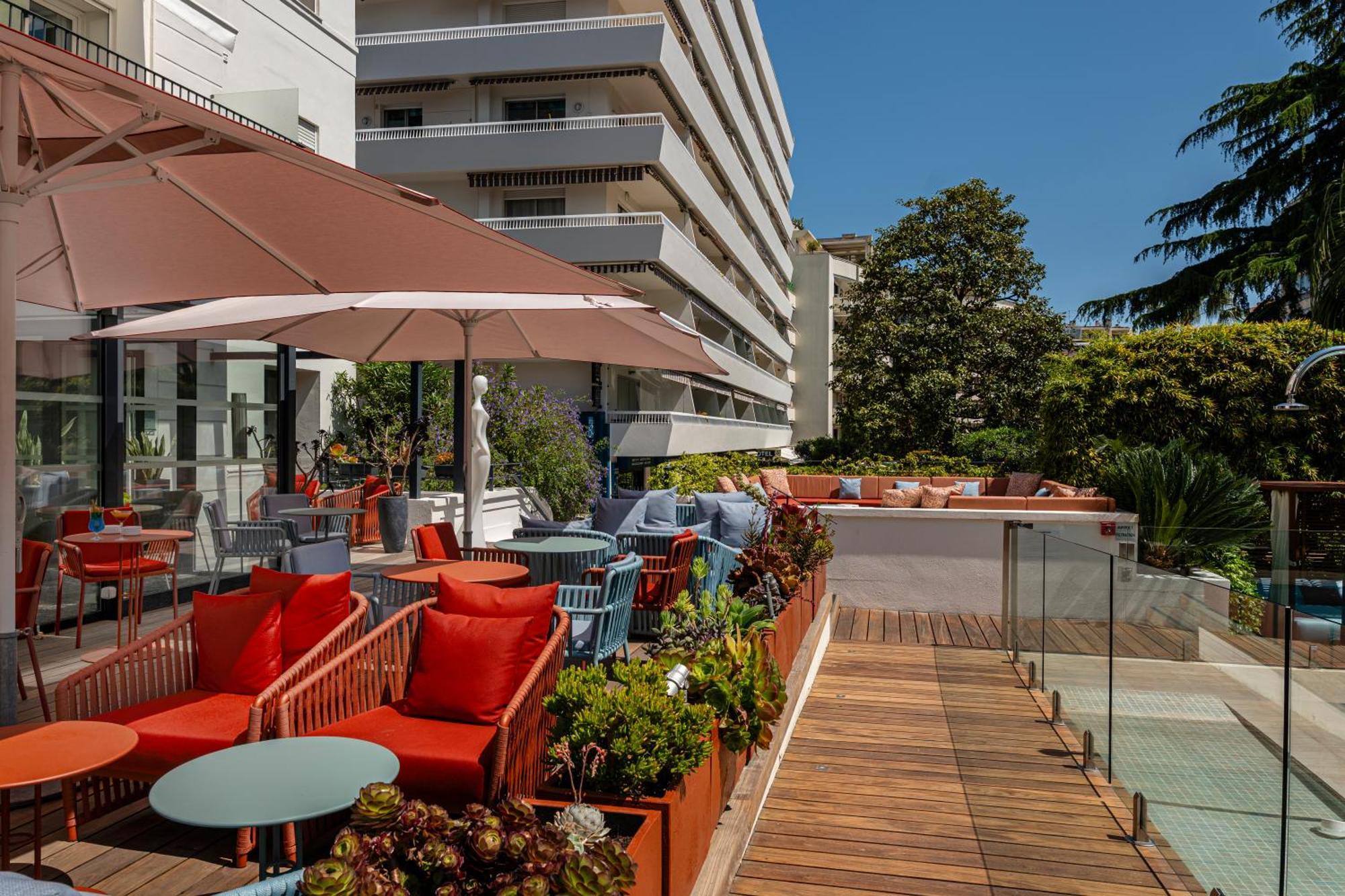Le Canberra Hotel 4*