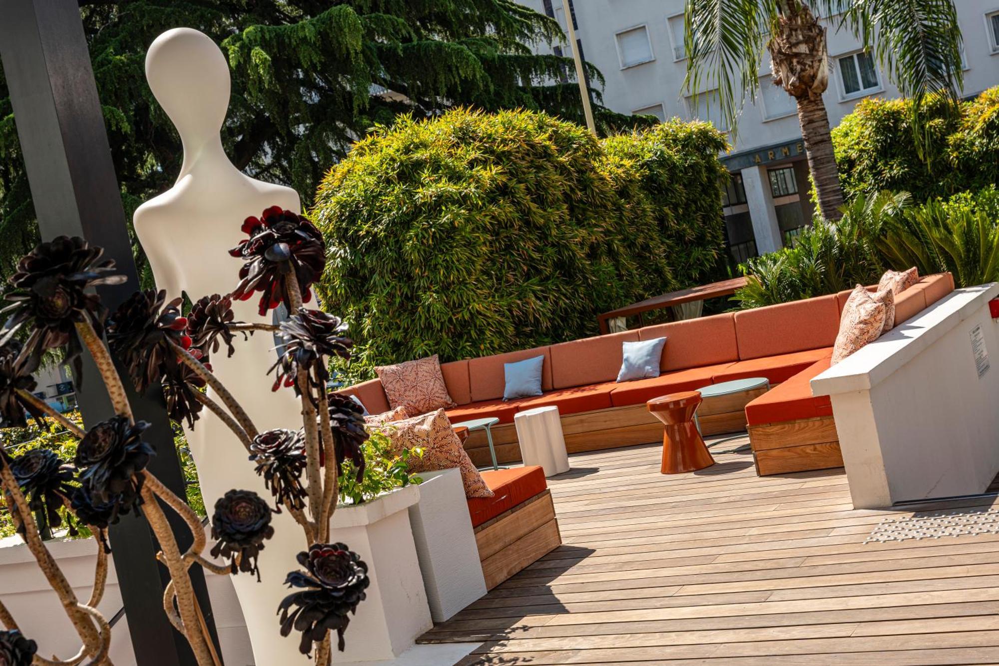 Hotel Le Canberra 4*